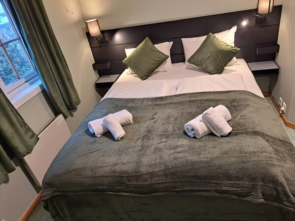 Classic Double or Twin Room | Desk, laptop workspace, cribs/infant beds, free WiFi - Tune Hotell Sarpsborg (Sarpsborg)