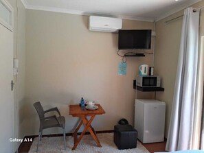 スーペリア ダブルルーム | エジプト綿のシーツ、高級寝具、羽毛の掛け布団、客室ごとに異なる装飾