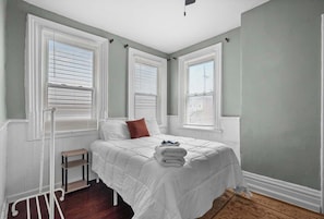 4 bedrooms, WiFi, bed sheets