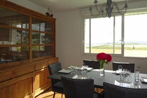 Dining - Holiday home with sea view in Perros-Guirec (Perros-Guirec)