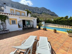 Terrace/patio - SAONA VILLAS (AS MERCE): villa for 6 people, private swimming pool, air co (Dénia)