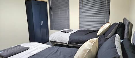 House | 3 bedrooms, free WiFi, bed sheets