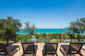 Property grounds - Luxury Home with Pool and Rooftop Putting Green! (Anna Maria)