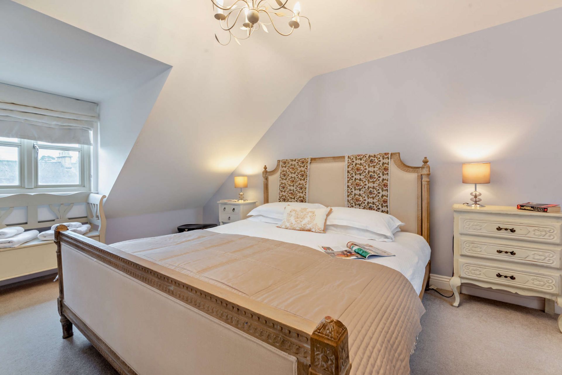 Callow Cottage Master Bedroom - StayCotswold