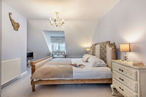 3 bedrooms, travel crib, WiFi, bed sheets - 3 minutes from the famous stone bridges of Bourton on the Water  - Callow Cottage (Bourton-on-the-Water)
