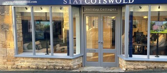 3 minutes from the famous stone bridges of Bourton on the Water - Callow Cottage