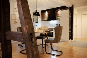 Dining - Jasta Homes: Altstadt Apartment - im Herzen von Hameln (Hameln)