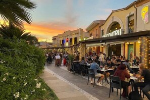 Outdoor dining - The House of the Heart (IUN Q0204) (Pula)