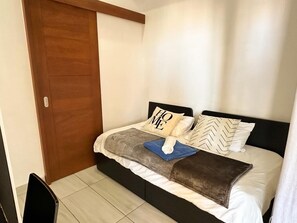 2 bedrooms, iron/ironing board, WiFi, bed sheets