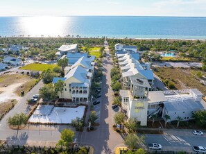 Exterior - Fun-filled Beach Getaway for 15 Rest Ashored (WindMark Beach)