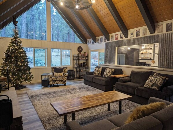Smart TV, fireplace, video games