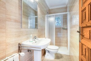 Shower - SAONA VILLAS (AS MELO): villa for 6 people, private swimming pool, air co (Dénia)