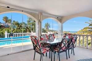 Outdoor dining - SAONA VILLAS (AS MELO): villa for 6 people, private swimming pool, air co (Dénia)