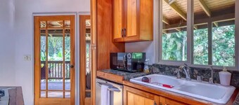Octagonal Rainforest Oasis Near Hilo & Volcano – 2BD/2BA