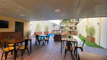 Outdoor dining