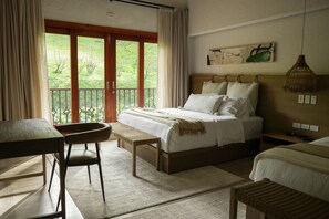 Deluxe Double Room | Premium bedding, individually decorated, individually furnished, desk - Mountains of Hope  (Rionegro)