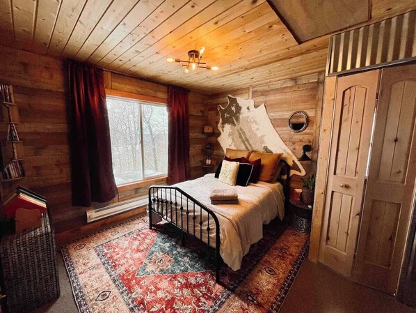 1 bedroom, bed sheets