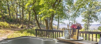Room on the Ridge / HOT TUB / Sleeps 2