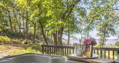 Room on the Ridge / HOT TUB / Sleeps 2