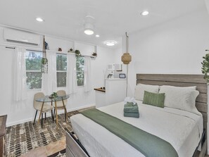 1 bedroom, desk, iron/ironing board, free WiFi