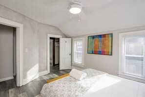 4 bedrooms, desk, iron/ironing board, travel cot