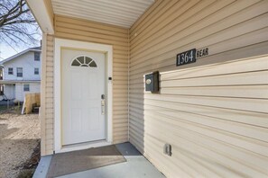 Exterior detail - The Alley House - 4BR with Hot Tub (Columbus)