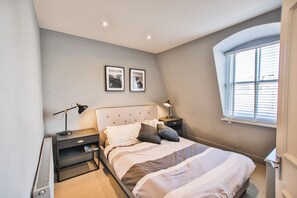Apartment | 2 bedrooms, laptop workspace, iron/ironing board, free WiFi