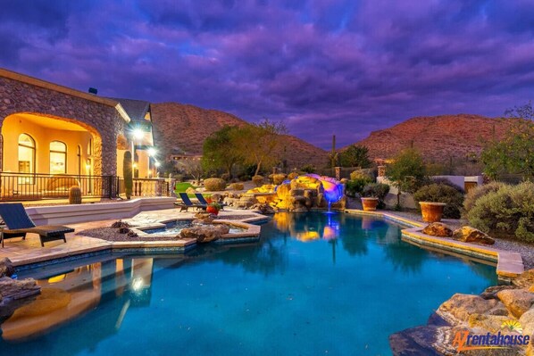 A heated pool - Scottsdale Diamond Mtn Oasis+Waterslide+Pickleball (Scottsdale)