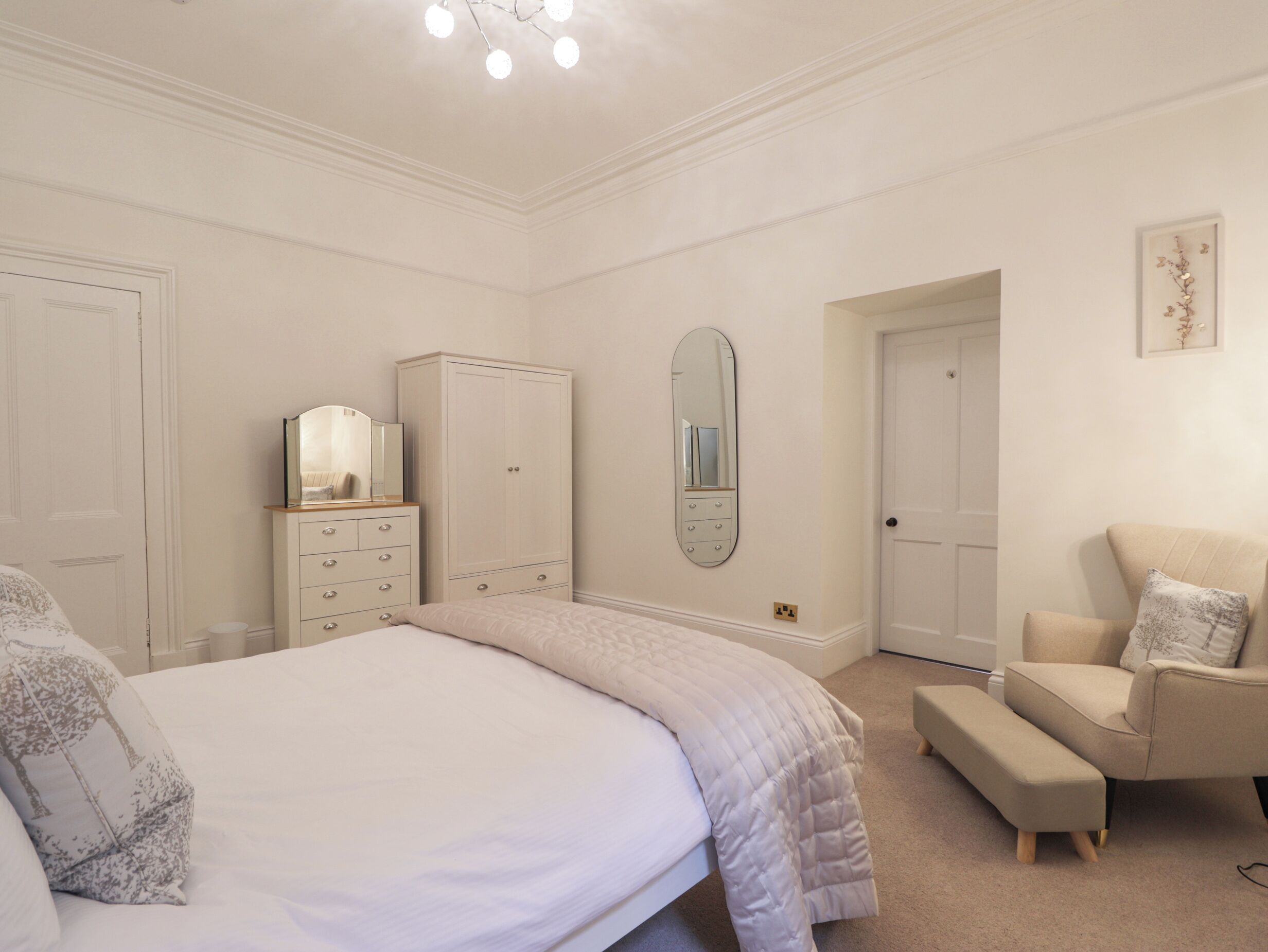 5 Schlafzimmer, individuell dekoriert, individuell eingerichtet
