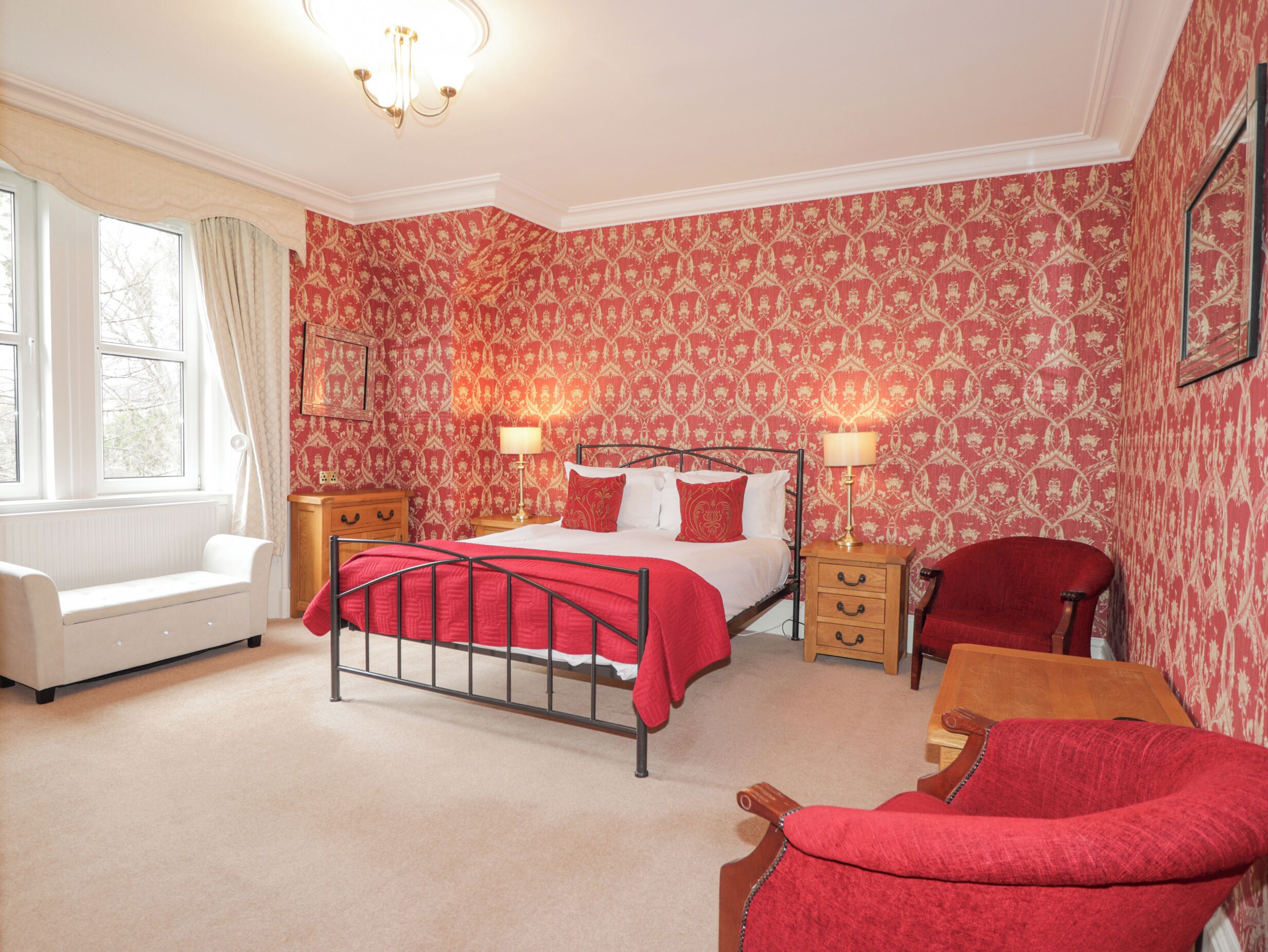 5 bedrooms, individually decorated, individually furnished, free WiFi