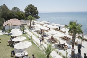 Playa privada, arena blanca, traslado desde/hacia la playa gratis