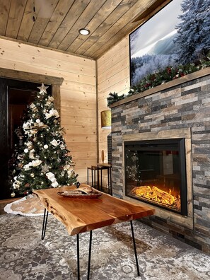 Interior - New!Amazing Pricing!Near Dollywood/Pkwy, IndoorPool/Game Room/HotTub (SEVIERVILLE)