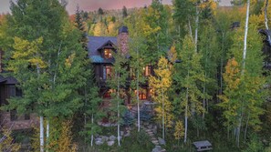 Exterior - Expansive Ski-in/out Retreat at Arrowhead | Bearberry Lodge (Edwards)