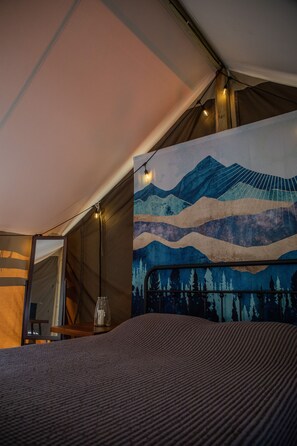 1 bedroom, desk, free WiFi, bed sheets