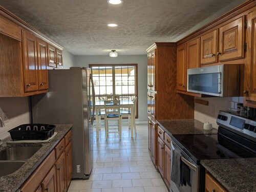 N. Jackson 3BR Oasis - Walk to Stores & Food
