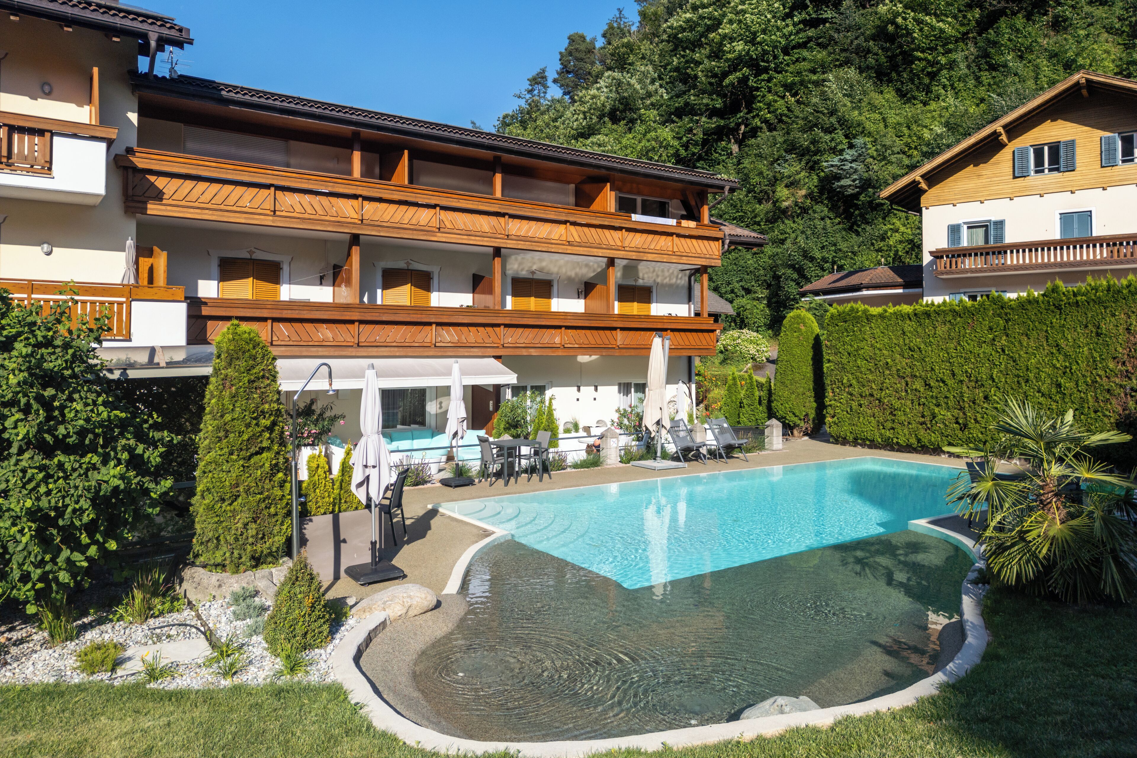 المنشأة من الخارج