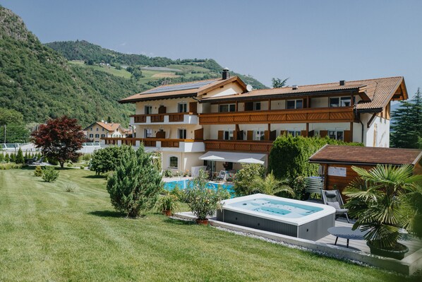 Fachada da propriedade