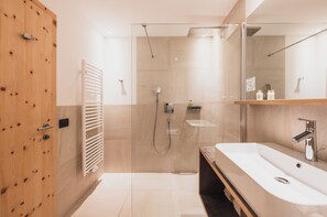Bathroom - Hotel Bischofhof - Bistro Jasmin (Chiusa)
