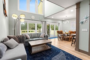 Smart-TV, Tischtennisplatte, Arbeitsbereiche, Computerbildschirme