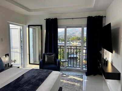 Sixxx No Cleaning Fee/Across from Barbican Field