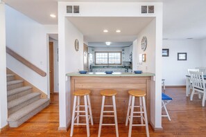 Interior - Beautiful semi-oceanfront townhouse near Kitty Hawk Pier! (Kitty Hawk)