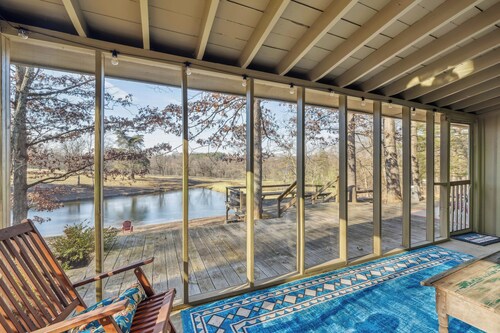 Cottage Inn the Woods