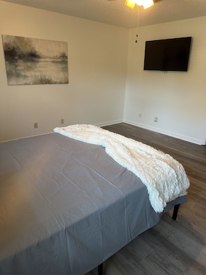 3 bedrooms, WiFi - Just like home but away from home! (Huntsville)