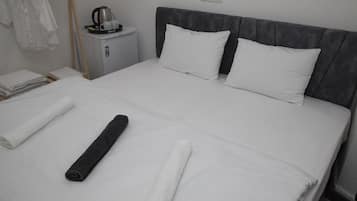 Basic Double Room | 8 bedrooms, free WiFi