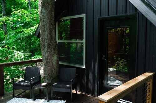 Secluded Cabin Minutes from Snow Trails & I-71