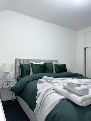 3 bedrooms, free WiFi, bed sheets
