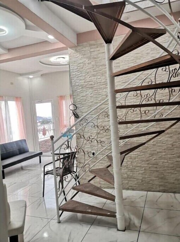 Interior - My Little Penthouse/Blvrd Morazan/Lomas/USA Embass
(TGU)