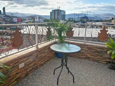 My Little Penthouse/Blvrd Morazan/Lomas/USA Embass

