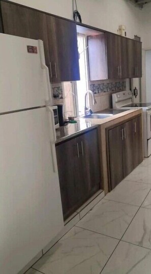 Private kitchen - NiceApart/MorazanBlvrd/USAEmbass/Placer/Work/Lomas (TGU)