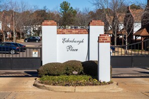 Property grounds - Relax at The Roxie or Walk to the Ole Miss campus! (Oxford)